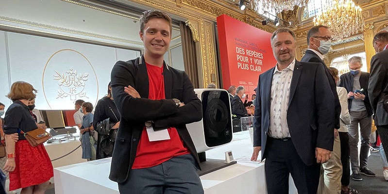 Eric Jacquot et son fils Simon ont présenté aux visiteurs leur équipement sélectionné. Photo La Rpf. 