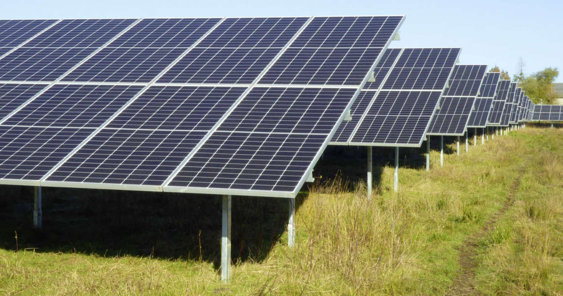 La baisse, très importante depuis 10 ans, du coût des panneaux photovoltaïques a rendu économiquement viable l’autoconsommation pour des process industriels.