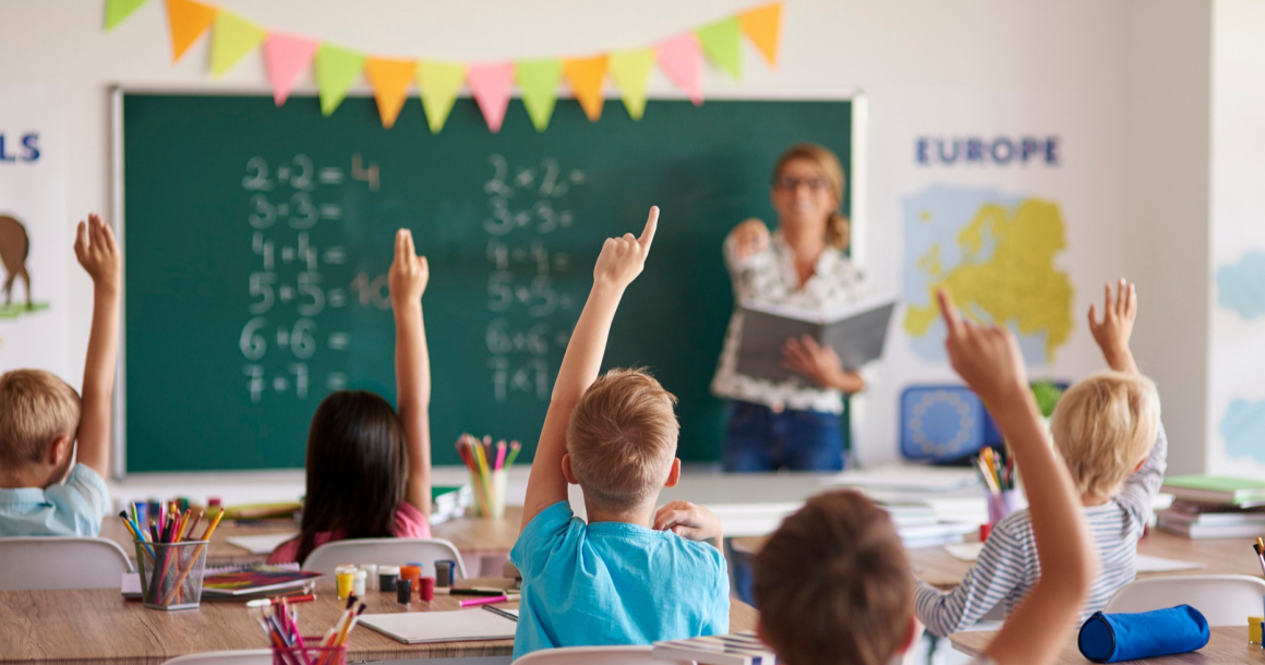 LQ11147058C_picture_0_cropped.jpg la surveillance de la qualité de l'air intérieur est obligatoire dans les écoles maternelles et élémentaires ainsi que dans les crèches depuis 1er janvier 2018, et dans les centres de loisir, les collèges et les lycées depuis le 1er janvier 2020.