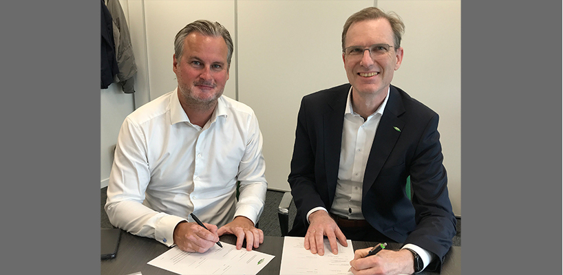 LQ13024275C_picture_0_cropped.jpg Christopher Norbye, CEO de Beijer Ref, et Martin Büchsel, CSMO (directeur des ventes et marketing) de Bitzer.